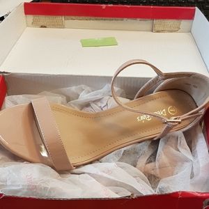 Ladies 👠 shoes size 7